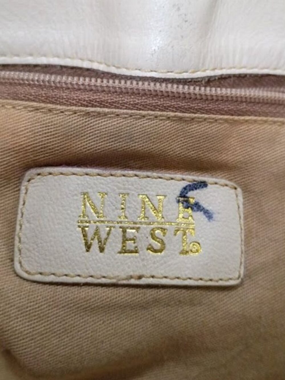 Nine West Vintage White Leather Drawstring Handbag With Braided Gold Stitching - Picture 3 of 16